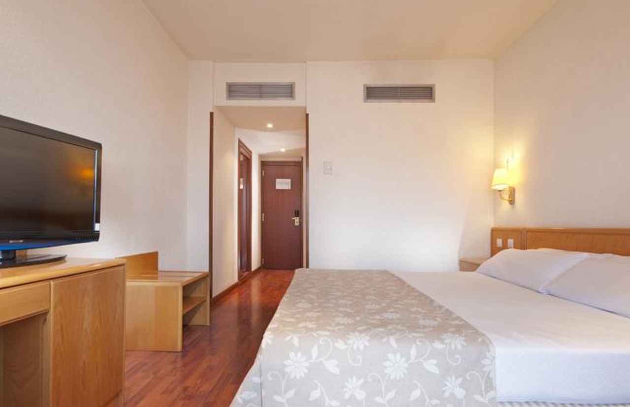 Hotel Senator Barajas Madri