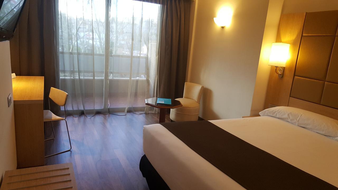Hotel Senator Barajas Madri