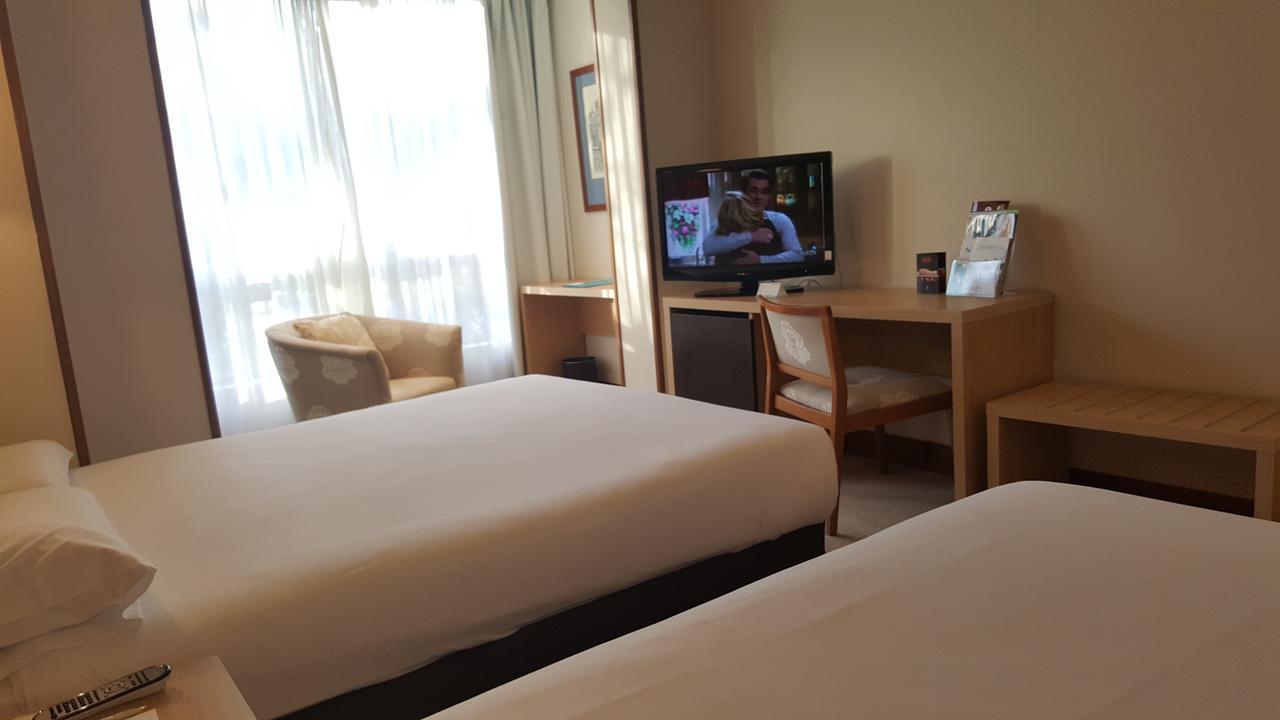 Hotel Senator Barajas Madri