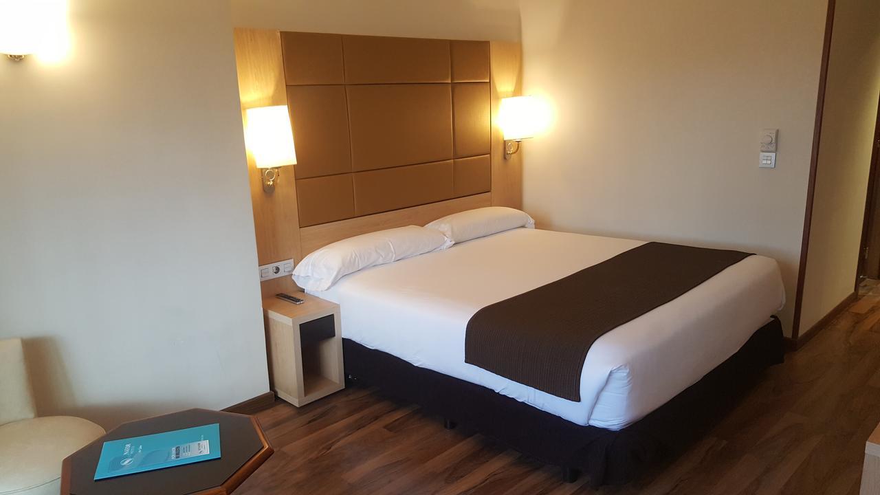 Hotel Senator Barajas Madri